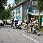 Les Deux Vélos D'hotes-table D'hotes Biert