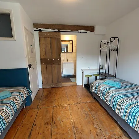 Les Deux Velos D'hotes-table D'hotes Hotel Biert