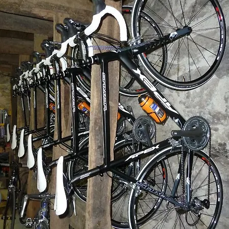 Les Deux Velos D'hotes-table D'hotes