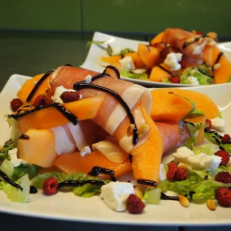 Les Deux Velos D'hotes-table D'hotes *