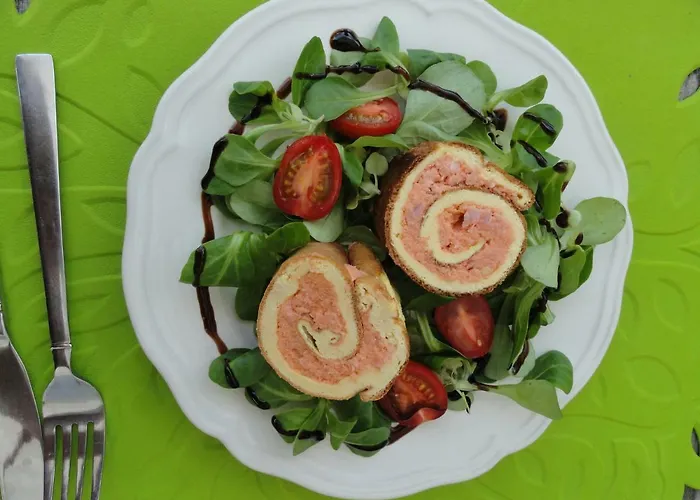 Les Deux Velos D'hotes-table D'hotes فندق